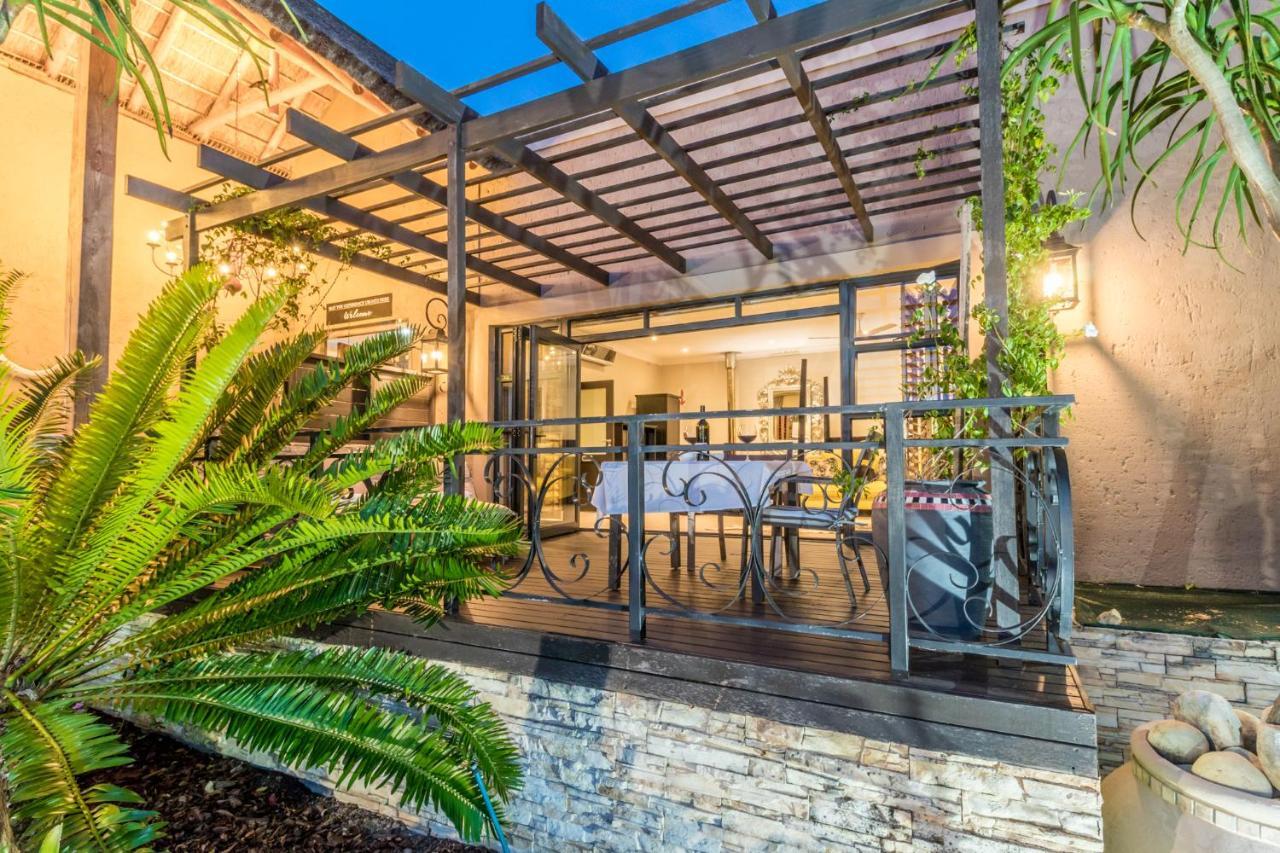 Sw1 Lodge Somerset West Extérieur photo